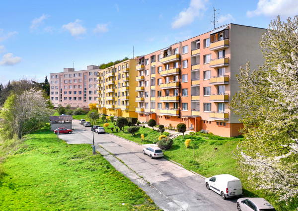 PRENÁJOM 3-izbový zariadený byt, 82m2, Banská Štiavnica