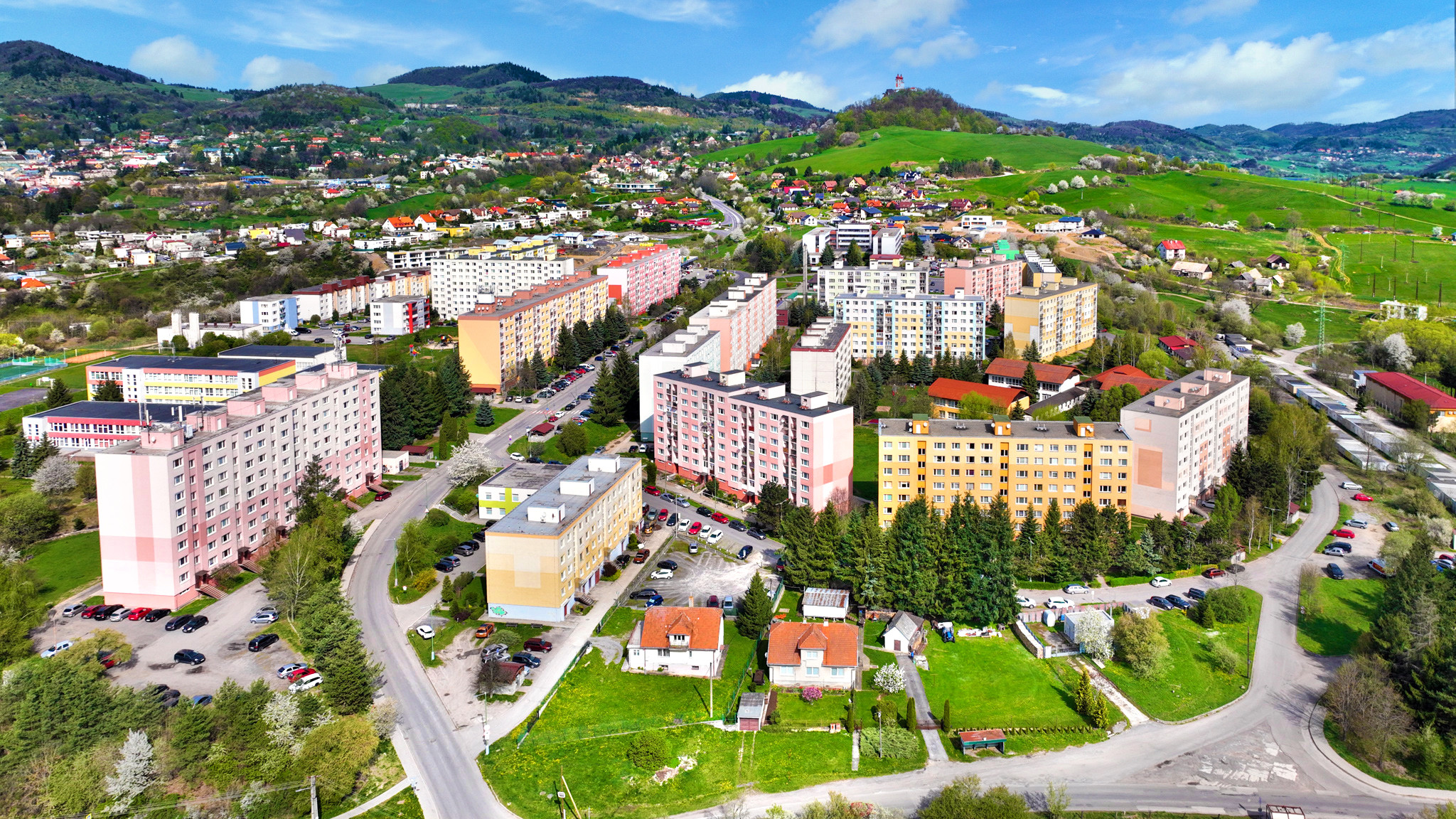 DOPYT - 3-izbový zrekonštruovaný byt Banská Štiavnica