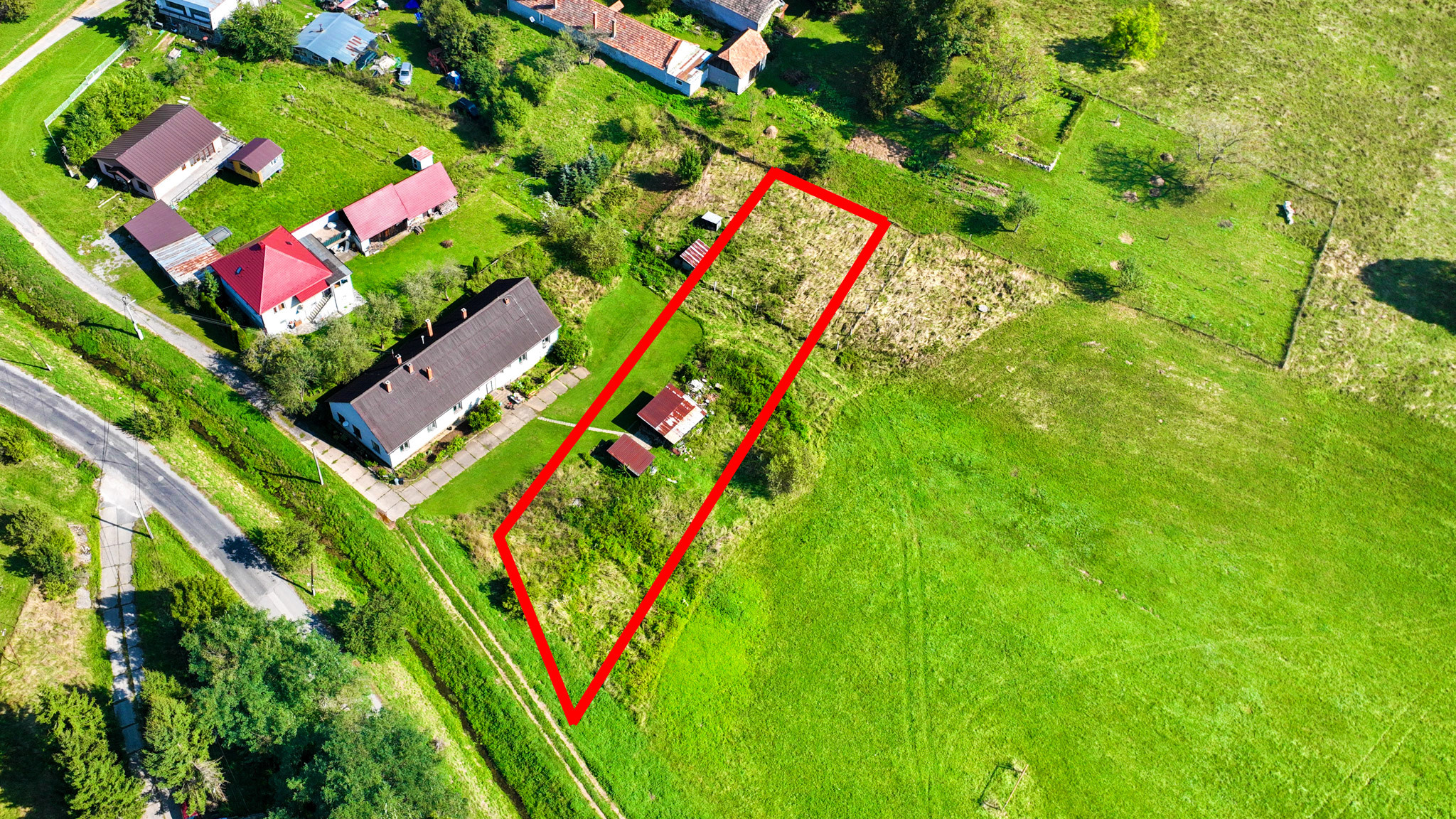 Slnečný, stavebný pozemok o veľkosti 1524m2 v obci Beluj