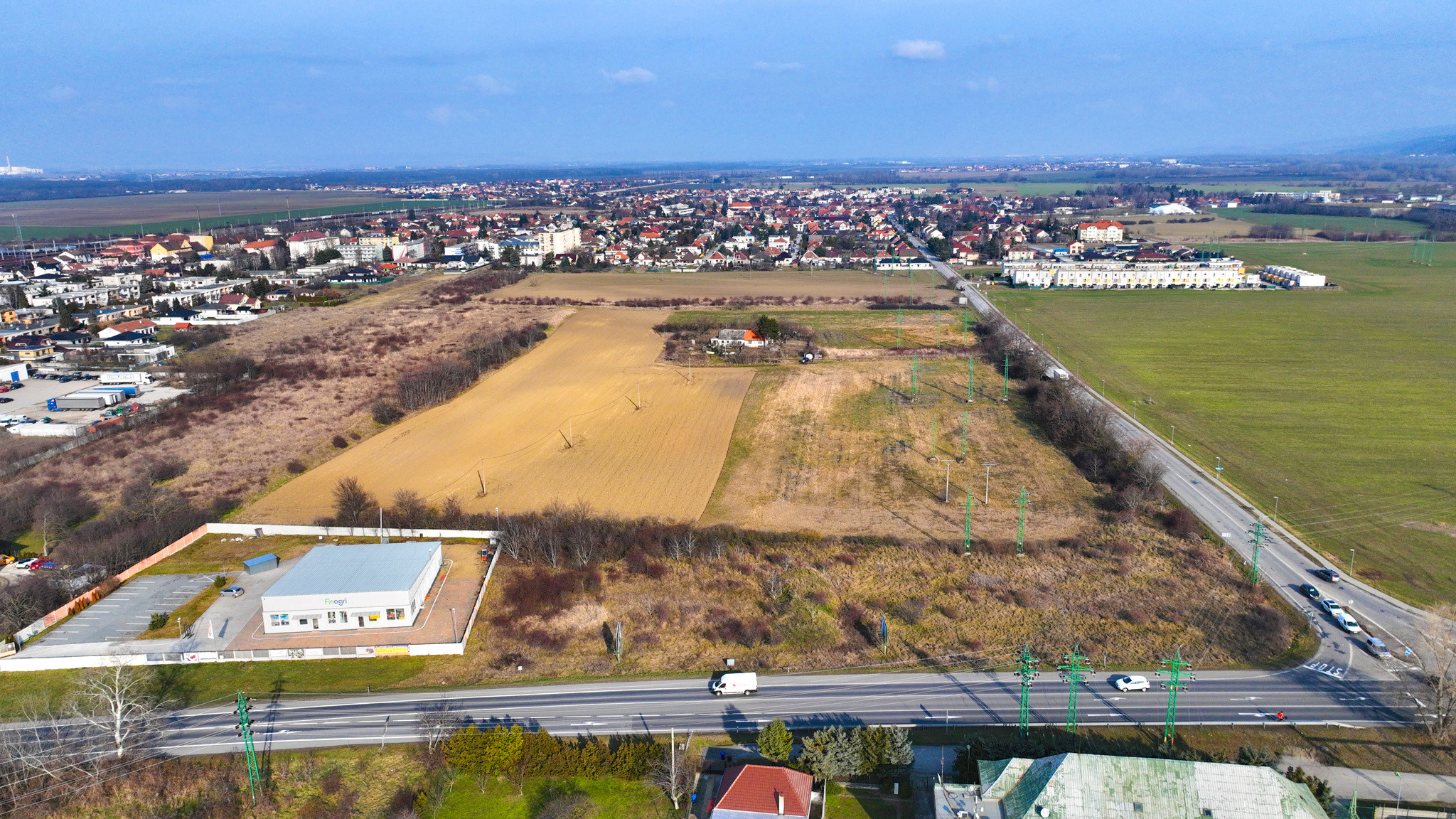 18 500m2 pozemok pre výstavbu rodinných domov, Leopoldov
