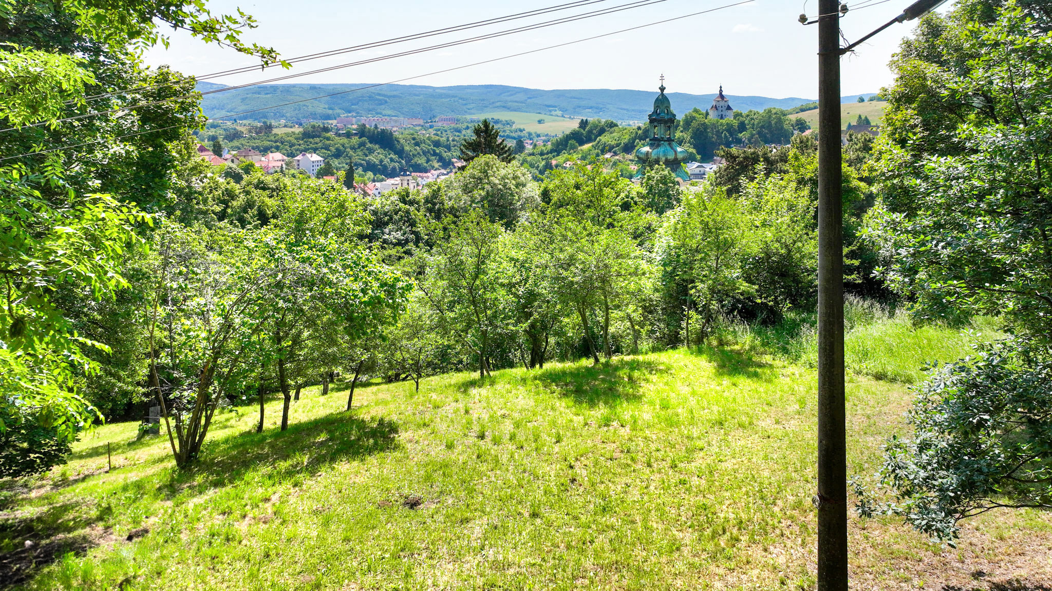 Slnečný, rekreačný pozemok 1250m2, centrum Banská Štiavnica