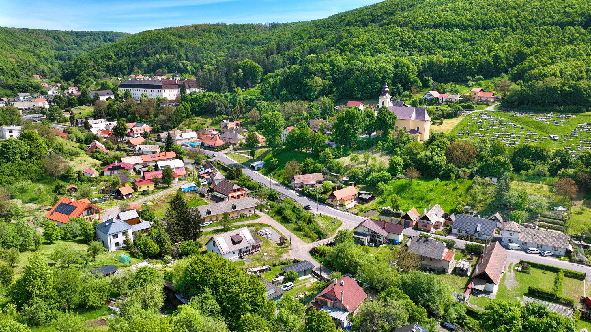Obývateľný vidiecky dom, chalupa s pozemkom 500m2 Svätý Anton