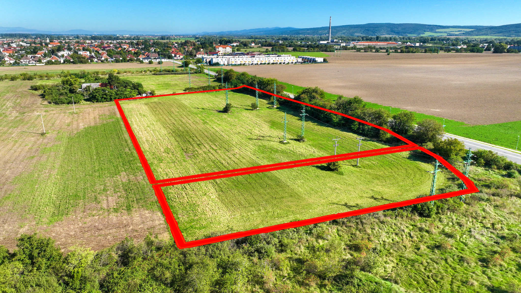 18 500m2 pozemok pre výstavbu rodinných domov, Leopoldov