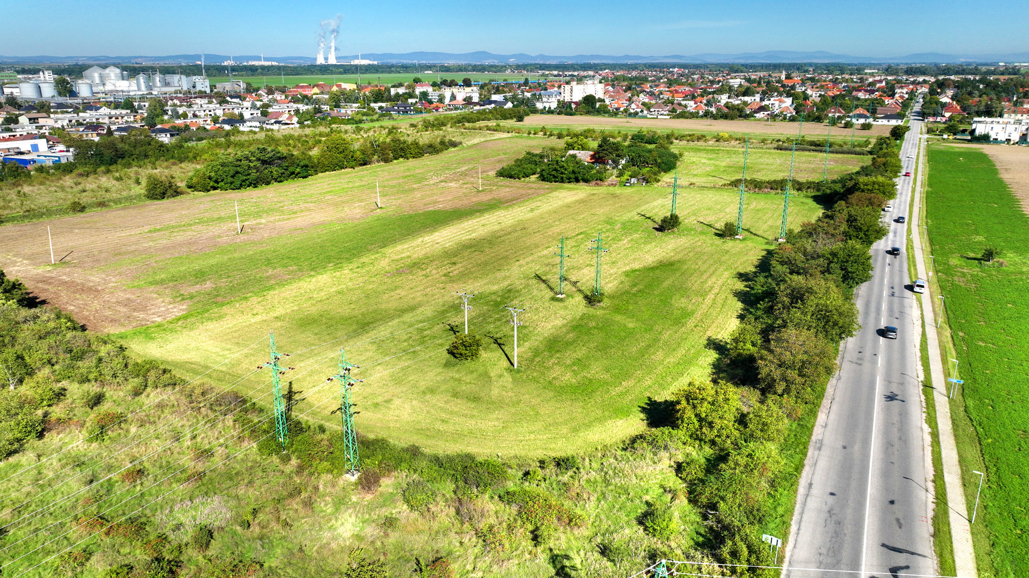 18 500m2 pozemok pre výstavbu rodinných domov, Leopoldov