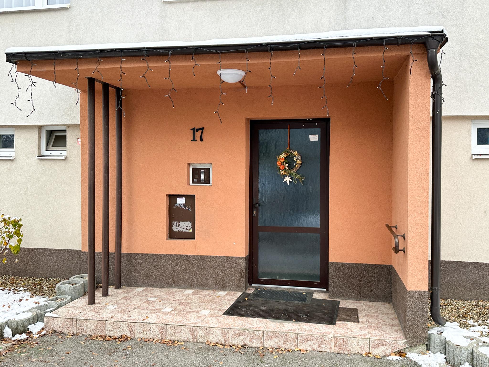 Prenájom 2-izbového bytu, Banská Štiavnica – Križovatka