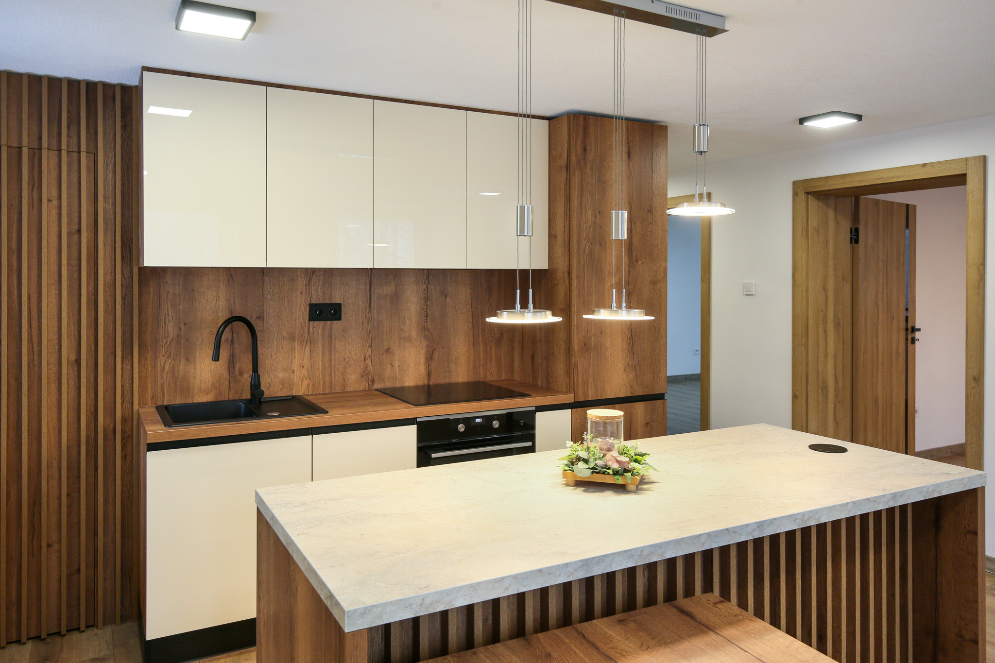 PRENÁJOM 2-izbový priestranný byt, 70m2, Banská Štiavnica