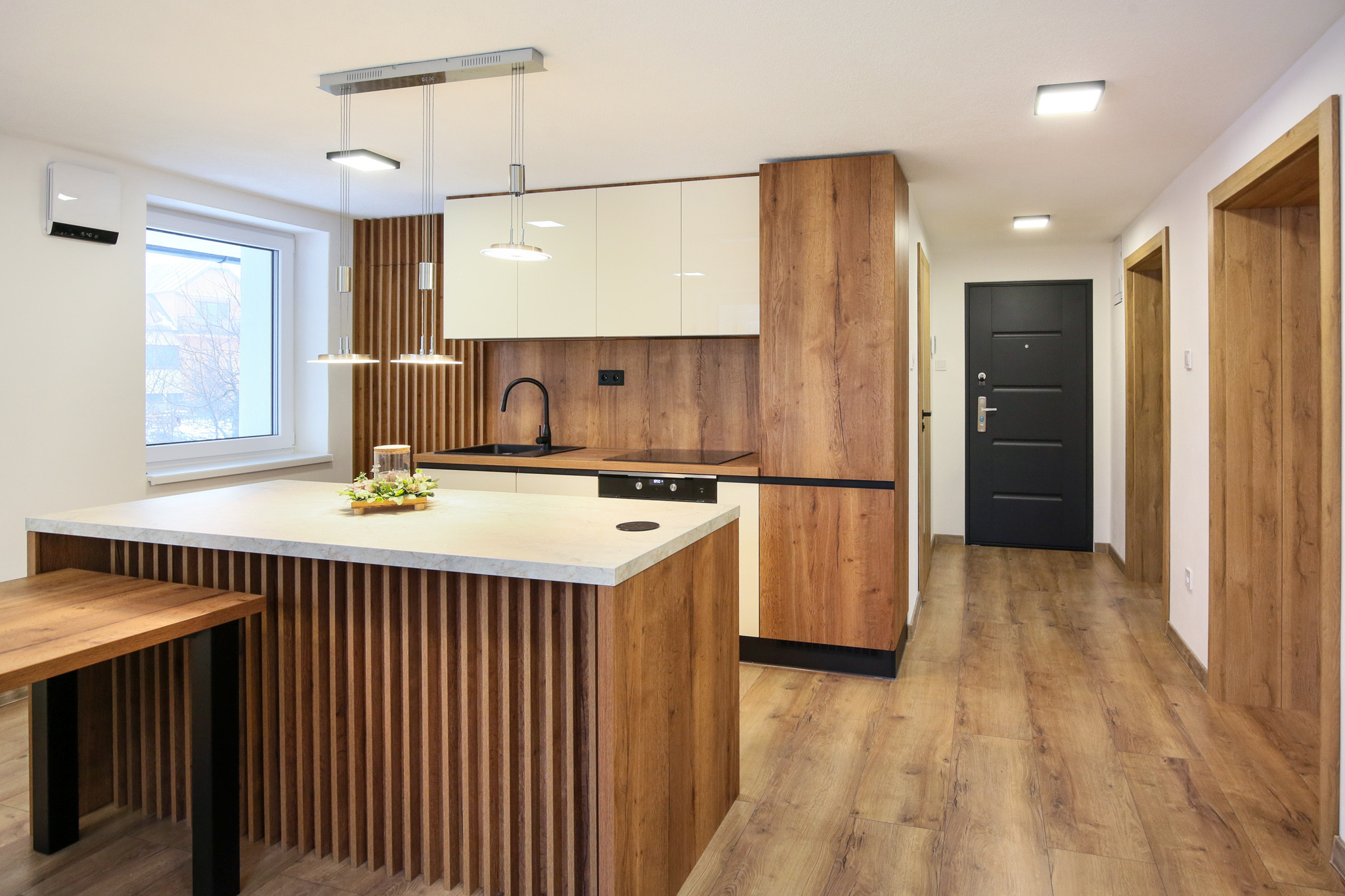 PRENÁJOM 2-izbový priestranný byt, 70m2, Banská Štiavnica