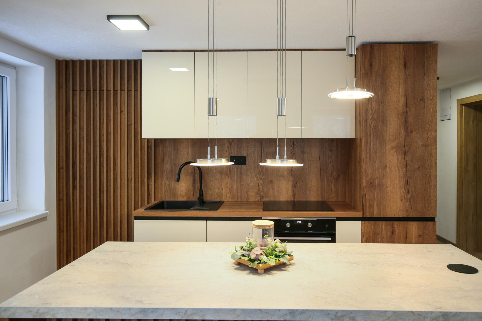 PRENÁJOM 2-izbový priestranný byt, 70m2, Banská Štiavnica