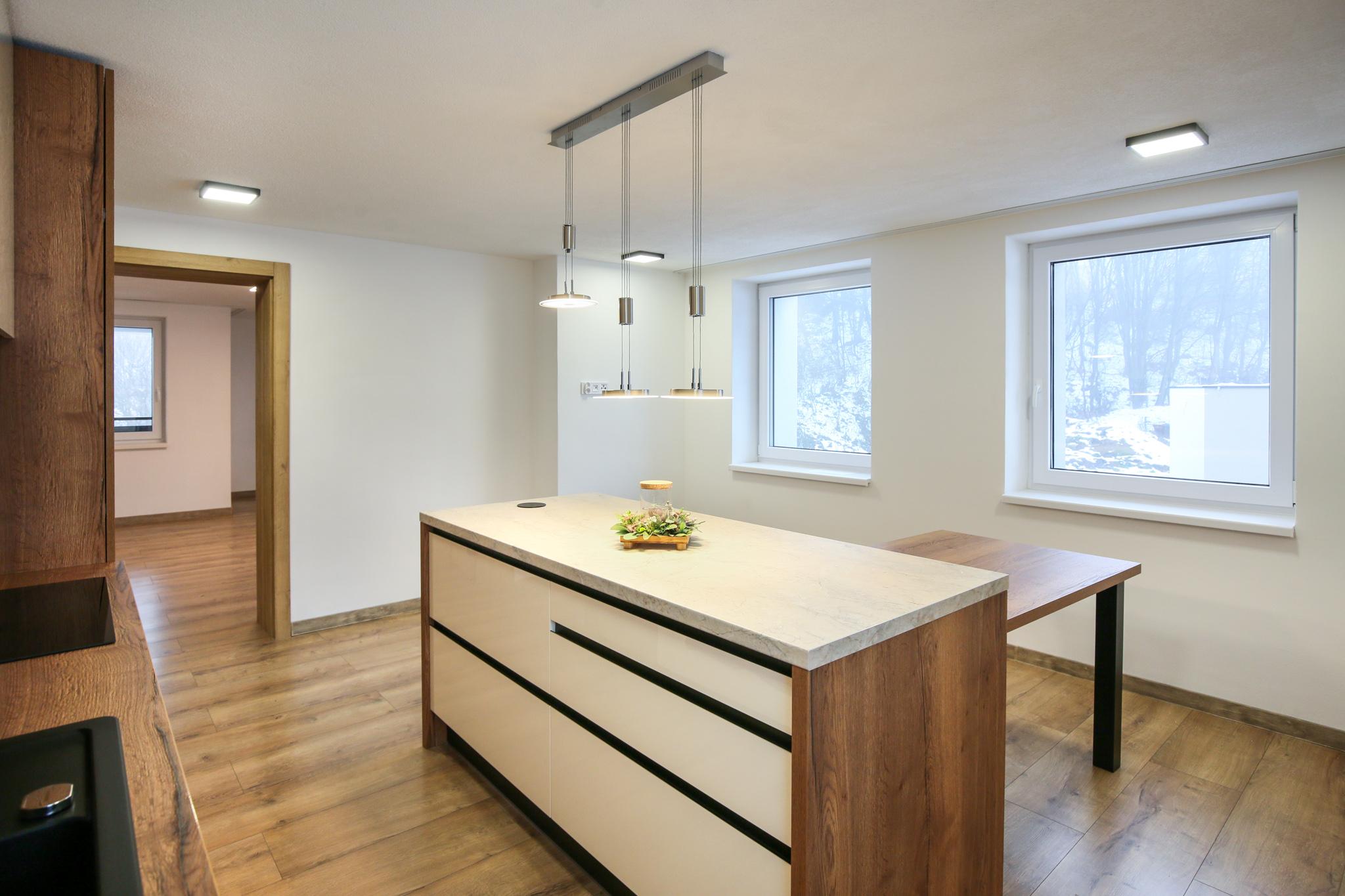 PRENÁJOM 2-izbový priestranný byt, 70m2, Banská Štiavnica