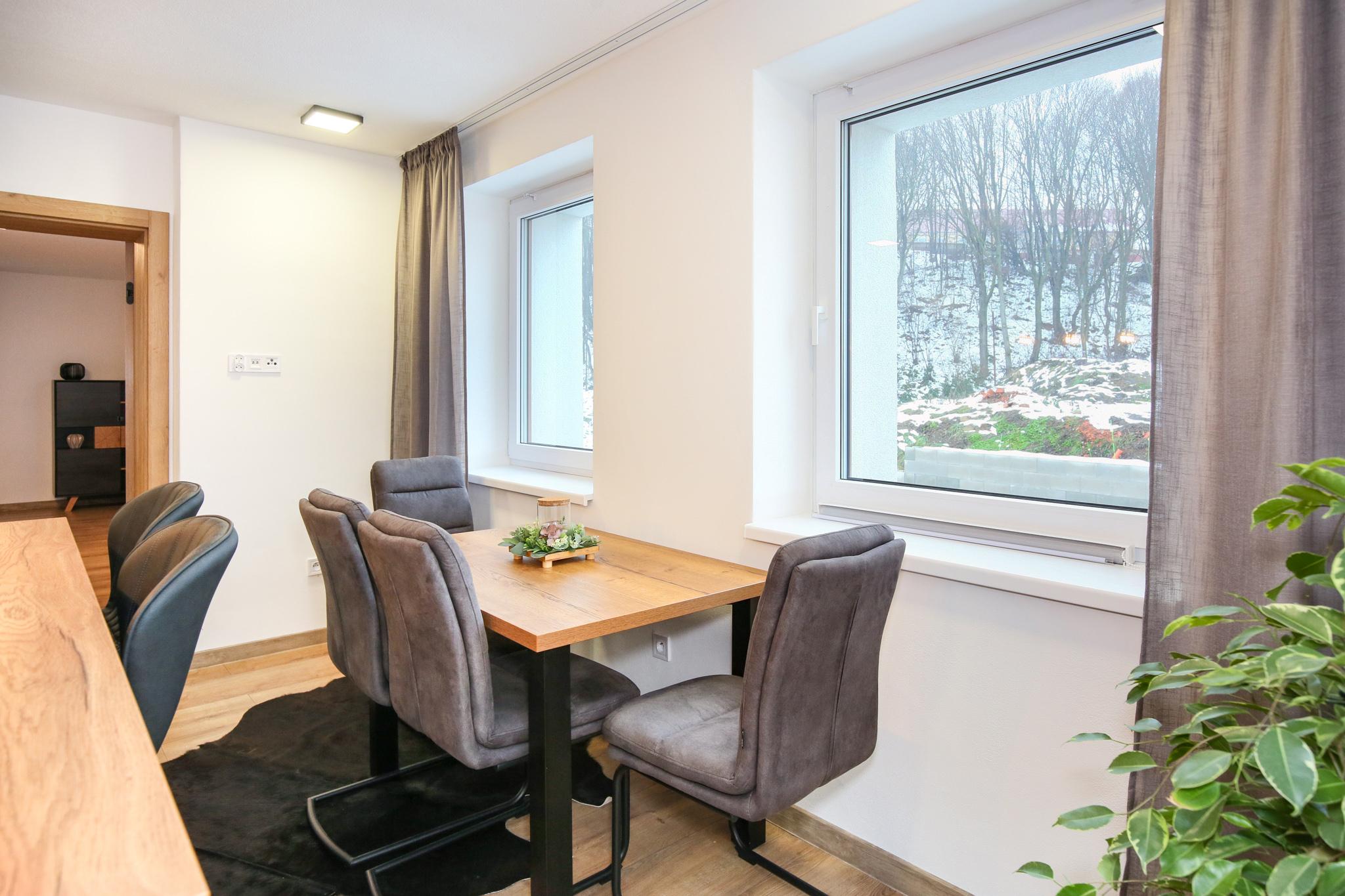 2-izbový zariadený byt s lodžiou, 70m2, Banská Štiavnica