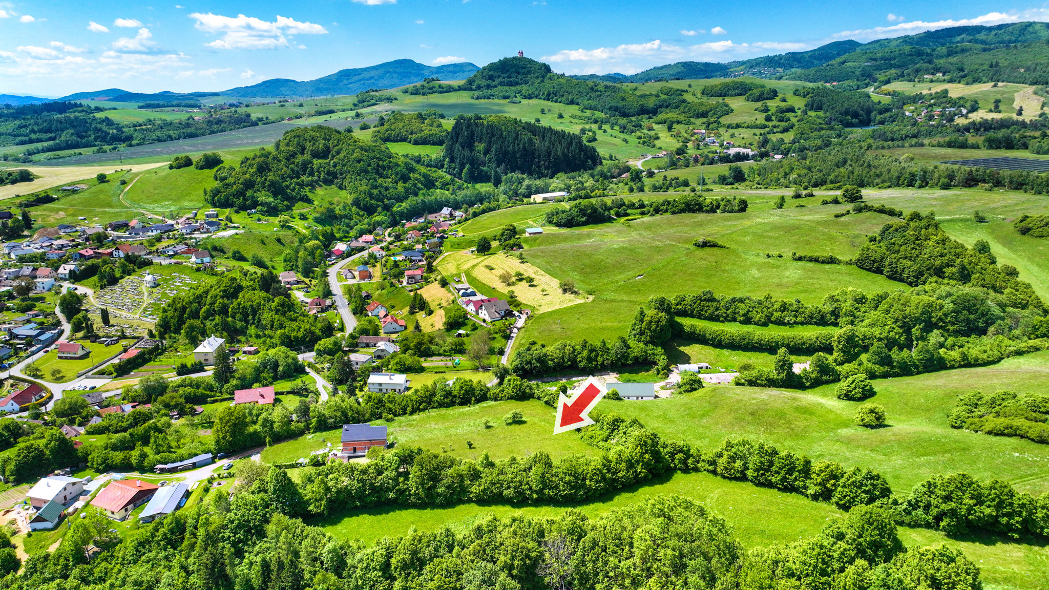 Rovinatý, slnečný pozemok s možnosťou stavby, Banská Belá