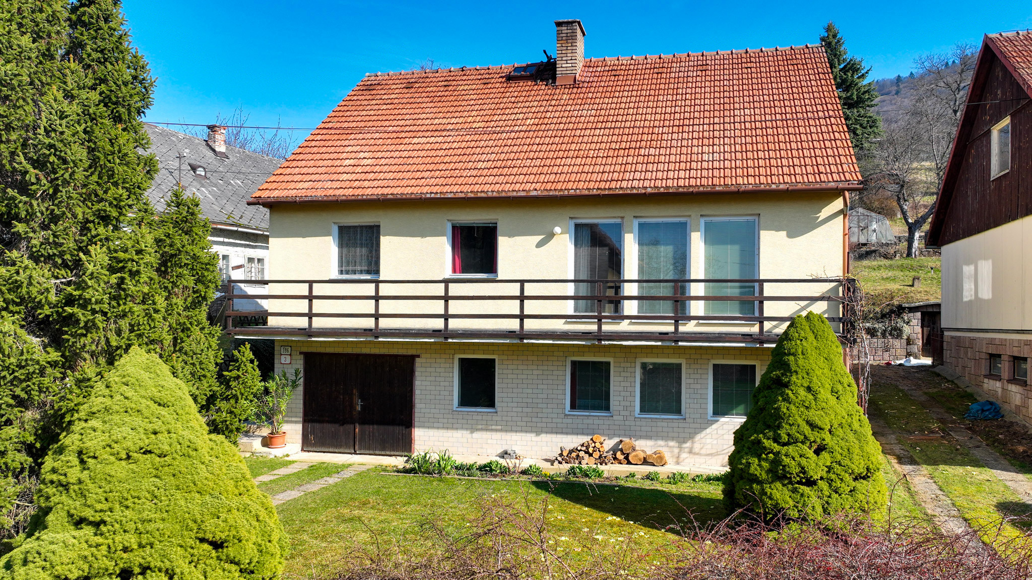 5-izbový rodinný dom s pozemkom 1000m2, Kremnica - Centrum