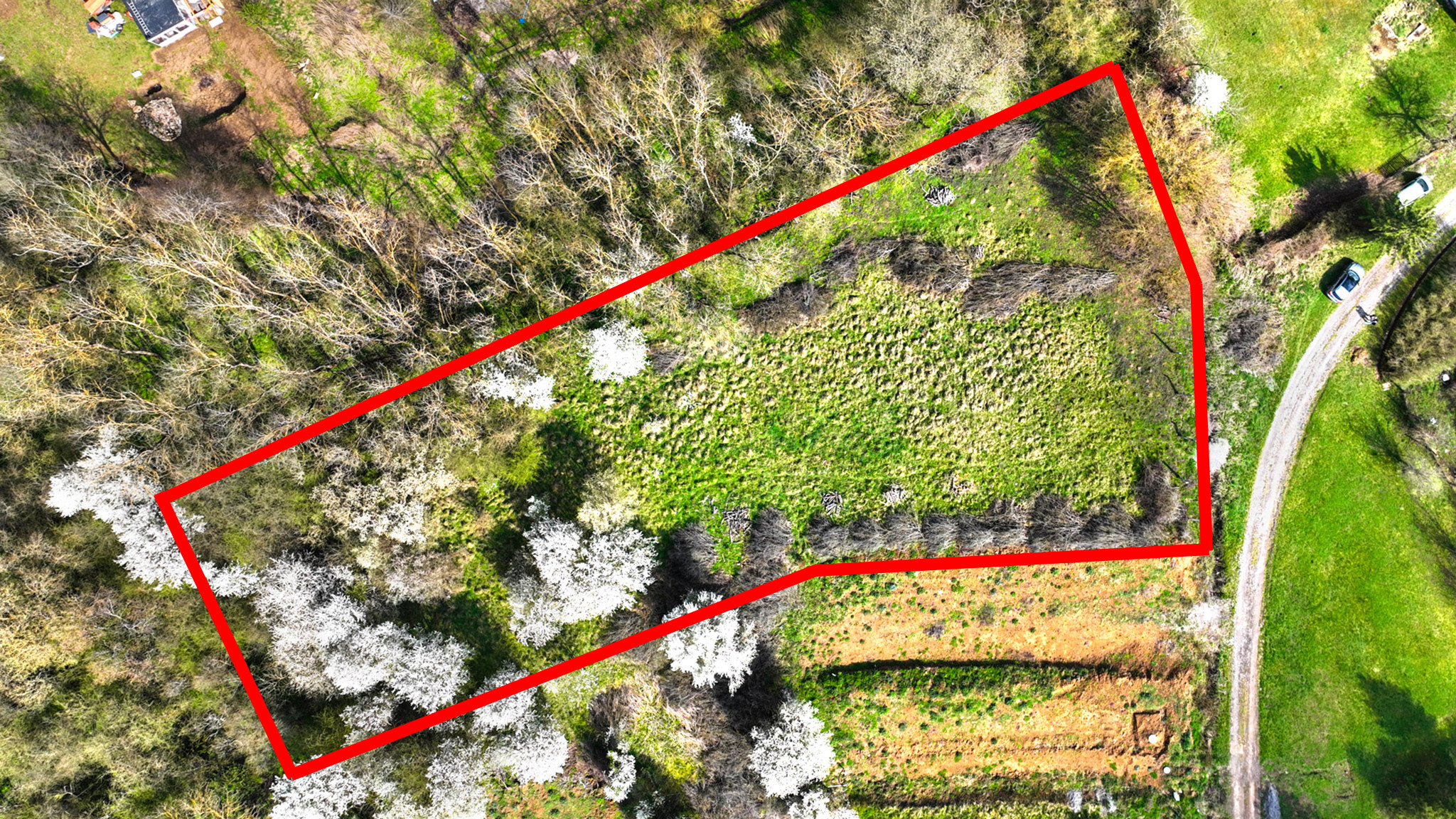 Slnečný stavebný pozemok 3500m2 Hontianske Tesáre