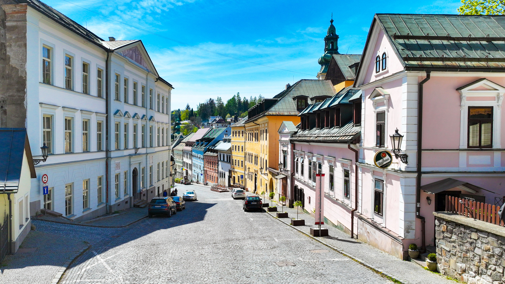Zabehnutý penzión s reštauráciou v srdci mesta Banská Štiavnica