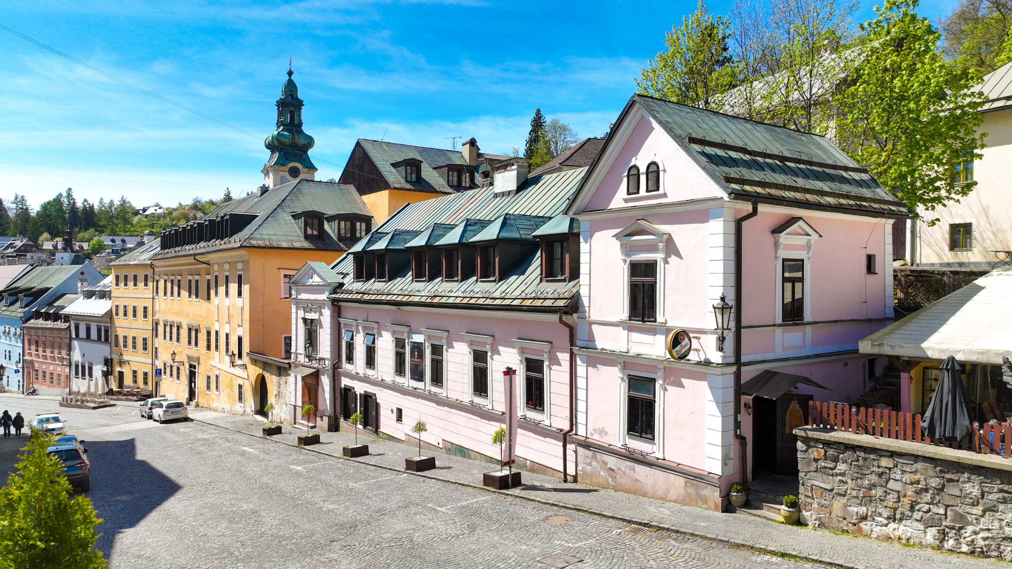 Zabehnutý penzión s reštauráciou v srdci mesta Banská Štiavnica