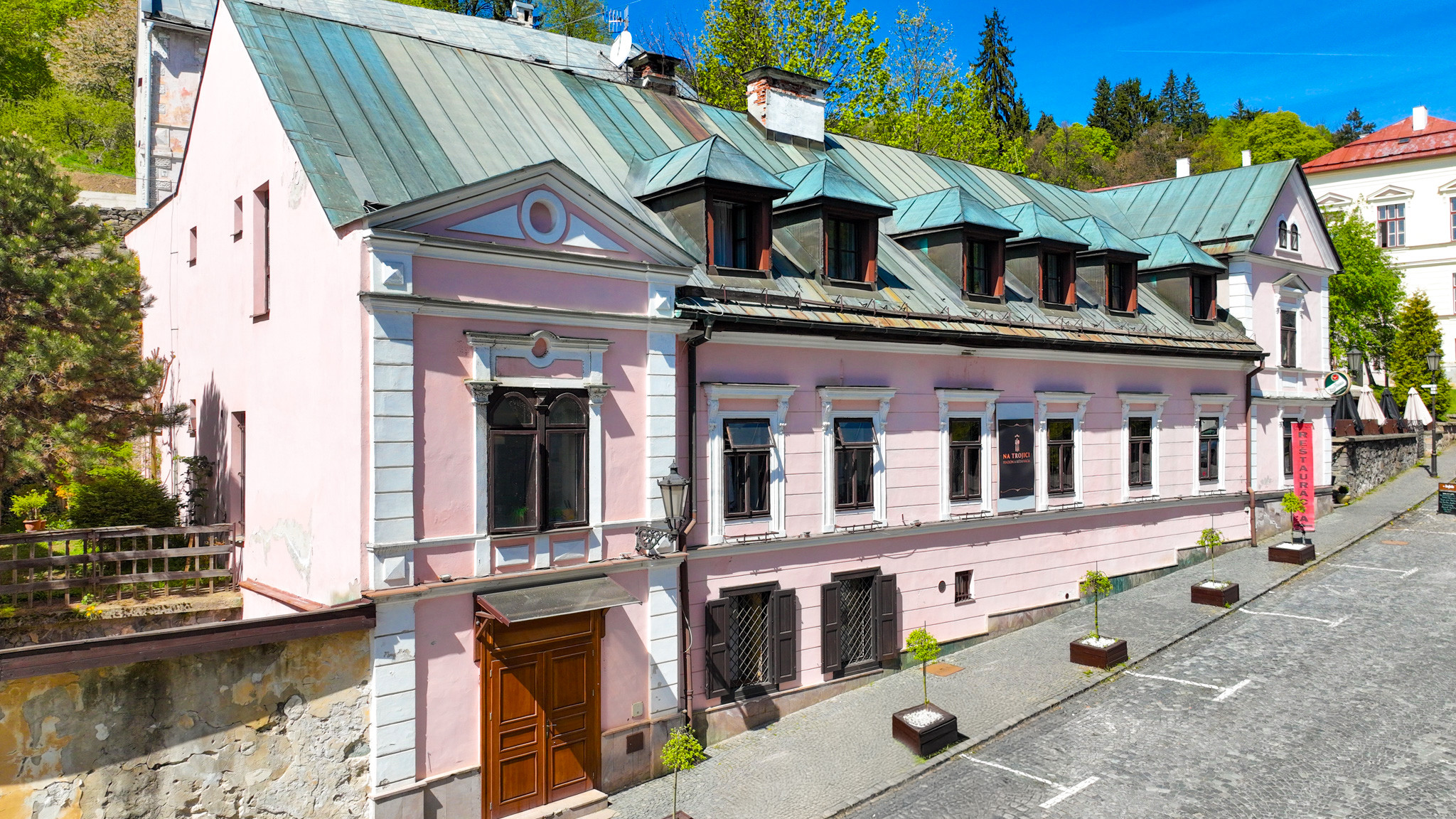 Zabehnutý penzión s reštauráciou v srdci mesta Banská Štiavnica