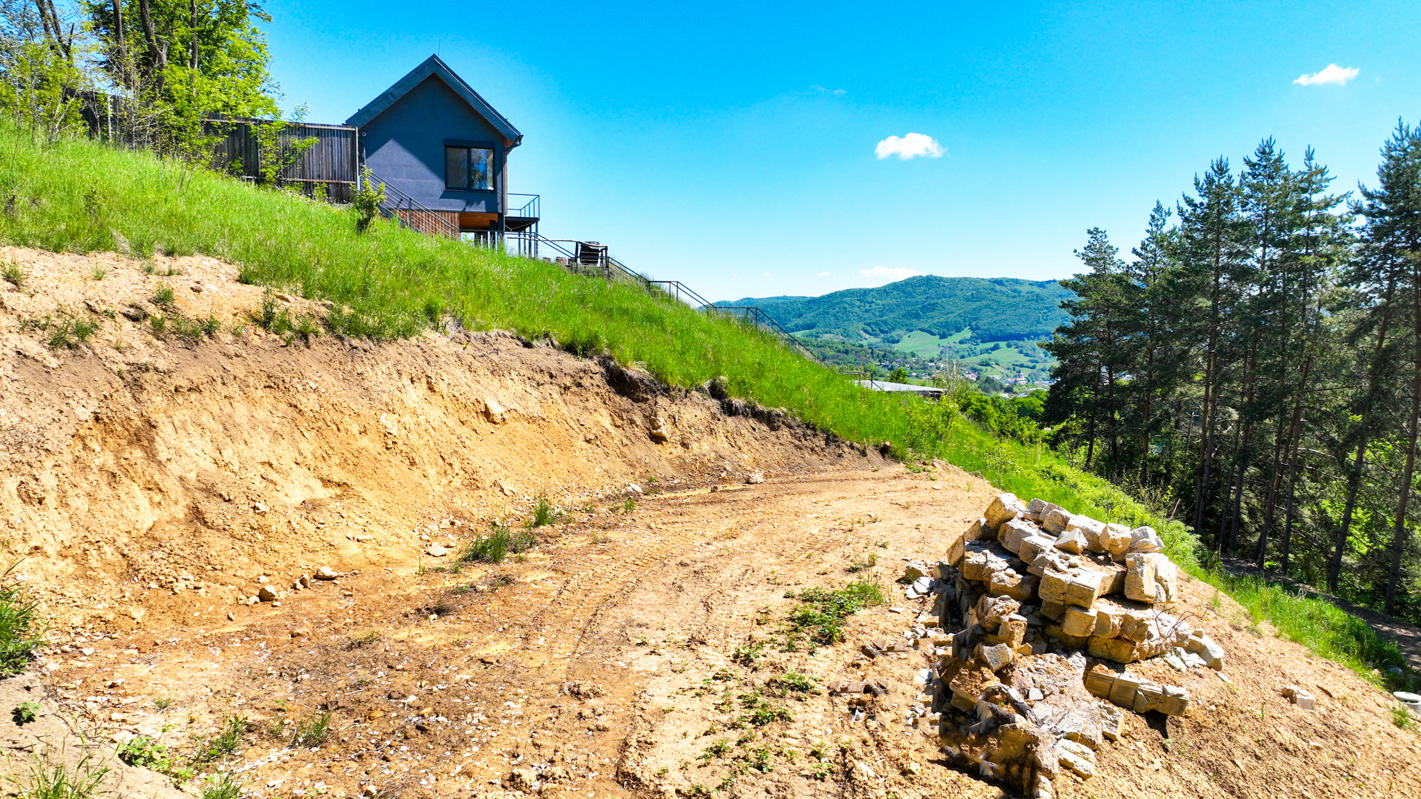 Stavebný pozemok s projektom pri jazere, Banská Štiavnica