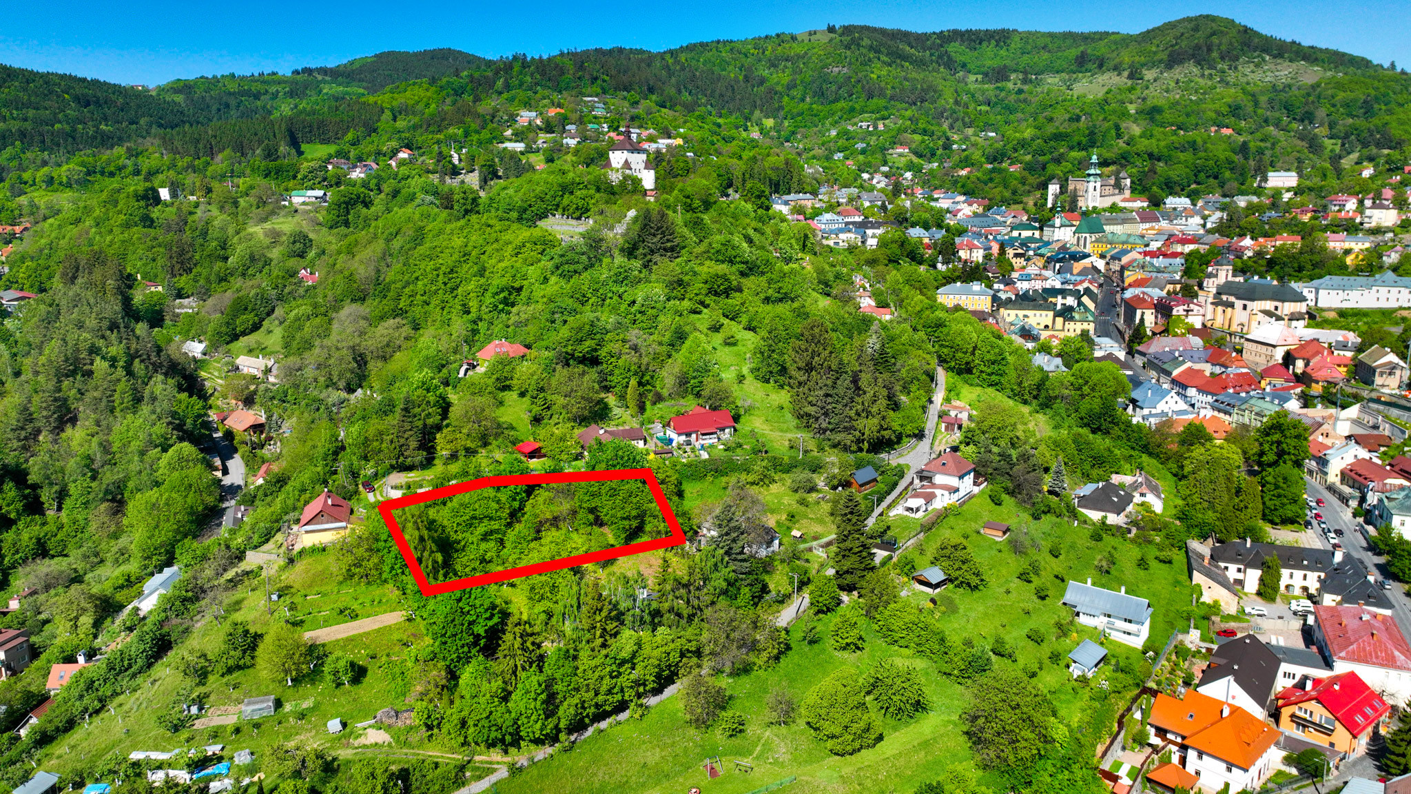 Slnečný, rekreačný pozemok 1180m2, Banská Štiavnica