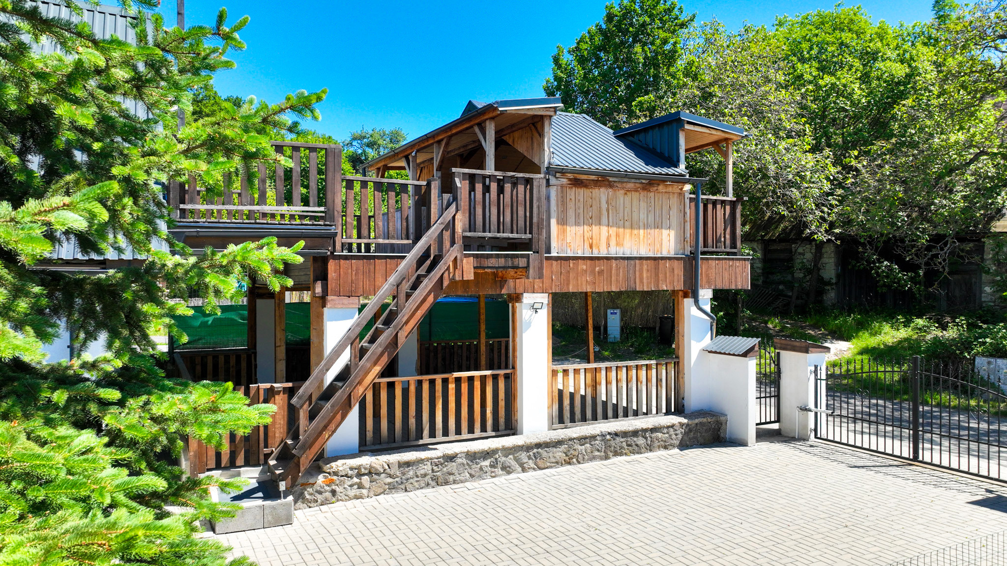 Apartmánový dom s 3-mi bytovými jednotkami, Počúvadlo