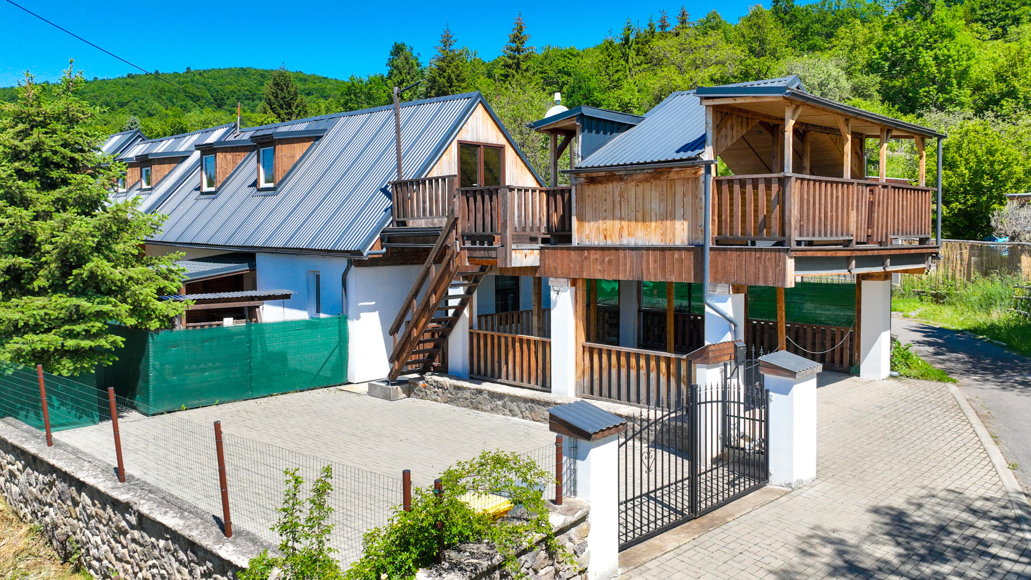 Apartmánový dom s 3-mi bytovými jednotkami, Počúvadlo