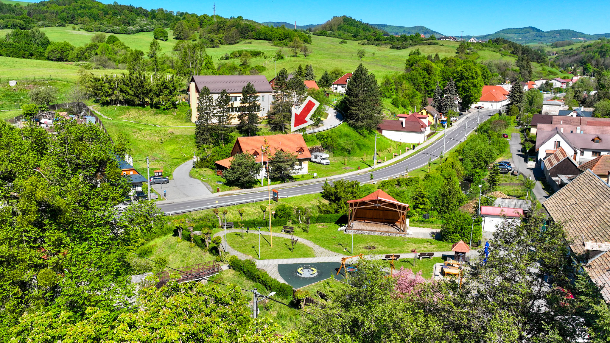 Zabehnutý penzión v obci Svätý Anton, okr. Banská Štiavnica