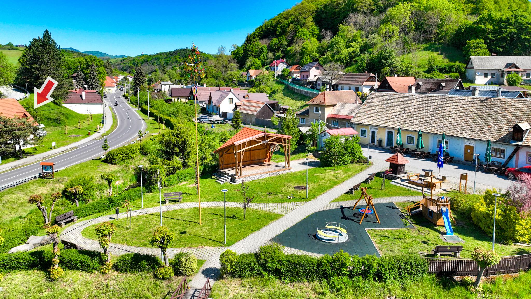 Zabehnutý penzión v obci Svätý Anton, okr. Banská Štiavnica