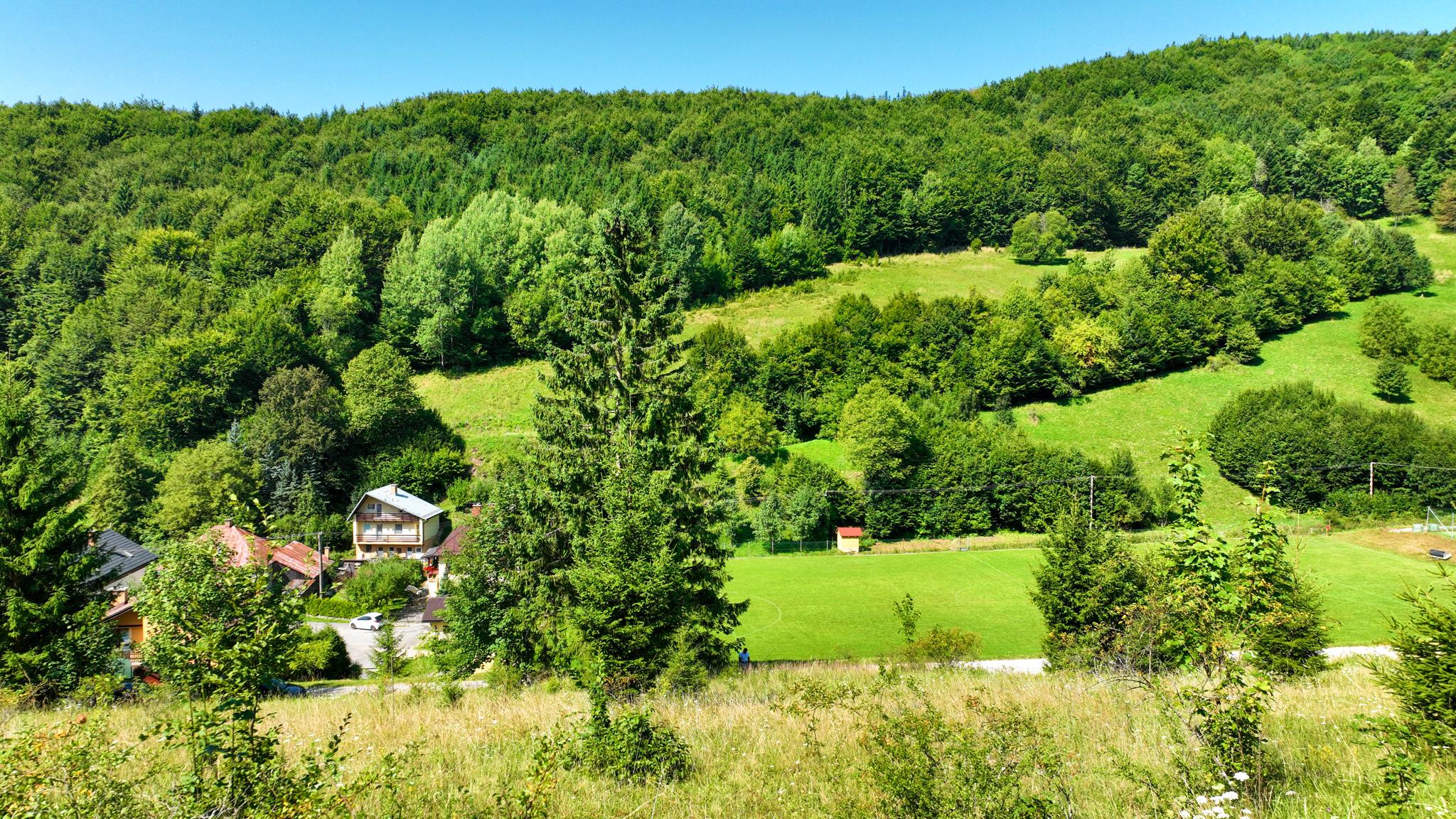 Pozemok s možnosťou stavby o veľkosti 981m2, Baláže