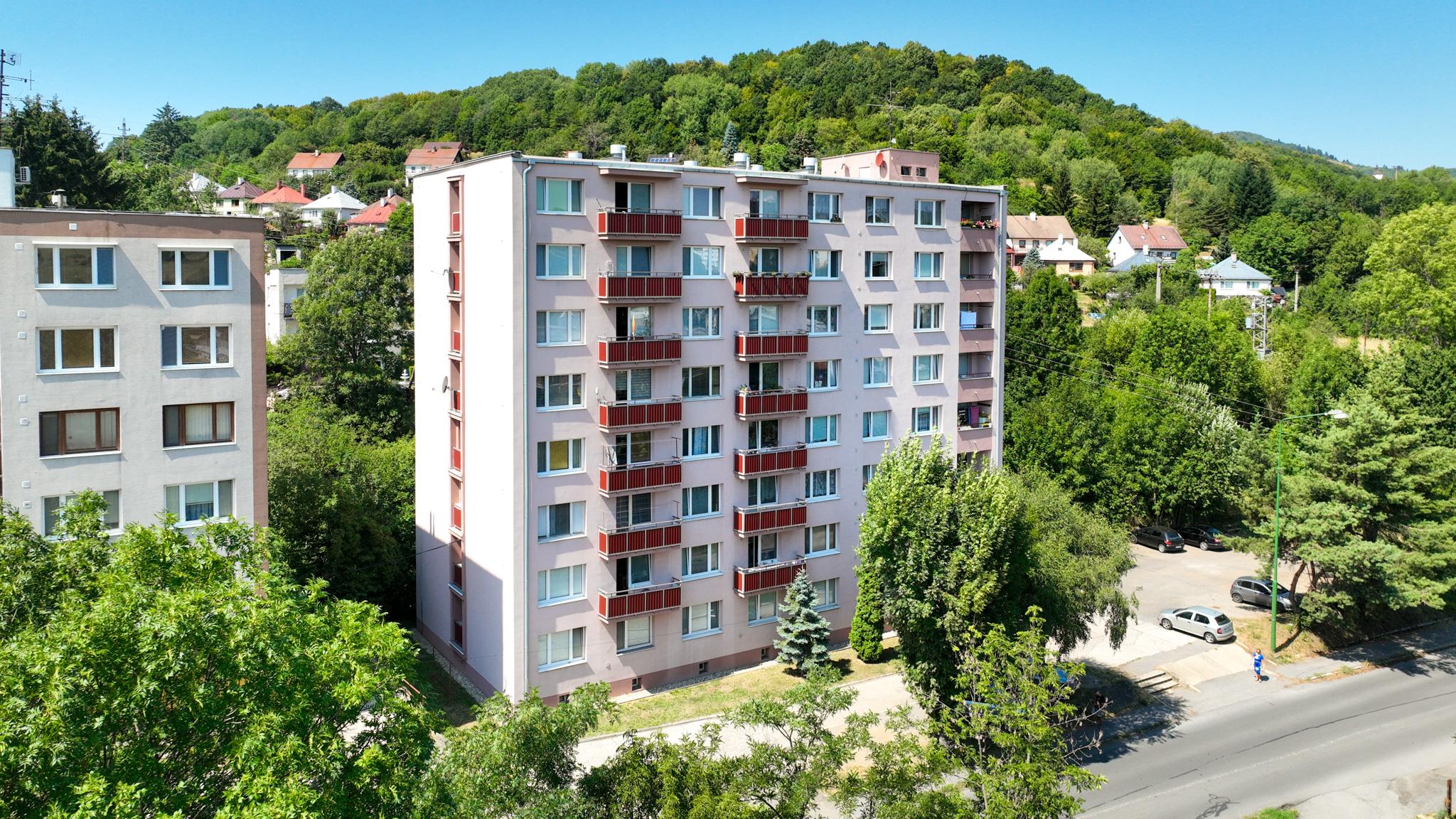 Prenájom 2-izbový byt v Banskej Štiavnici, ul. L. Exnára