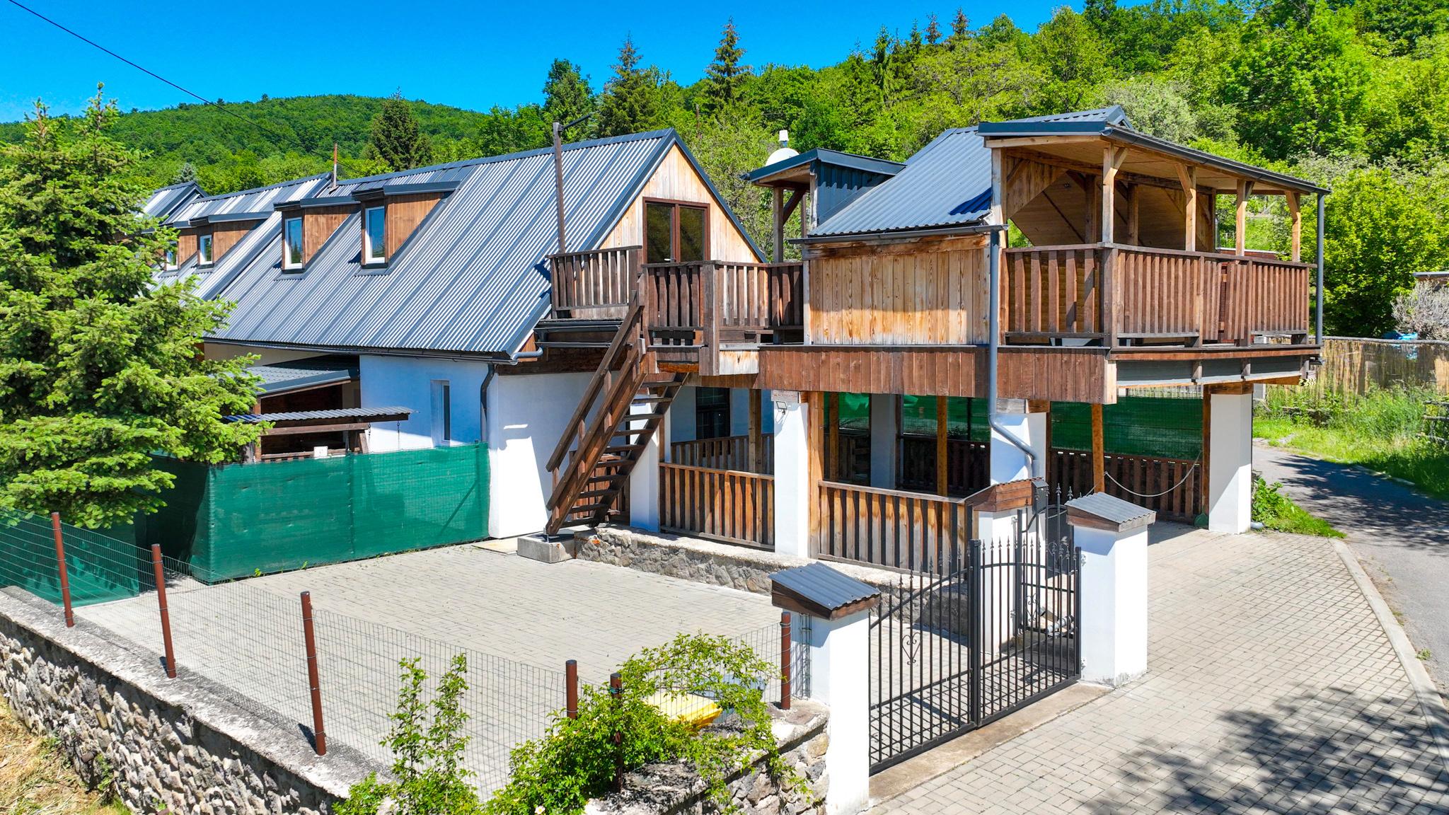 Apartmánový dom s 3-mi bytovými jednotkami, Počúvadlo