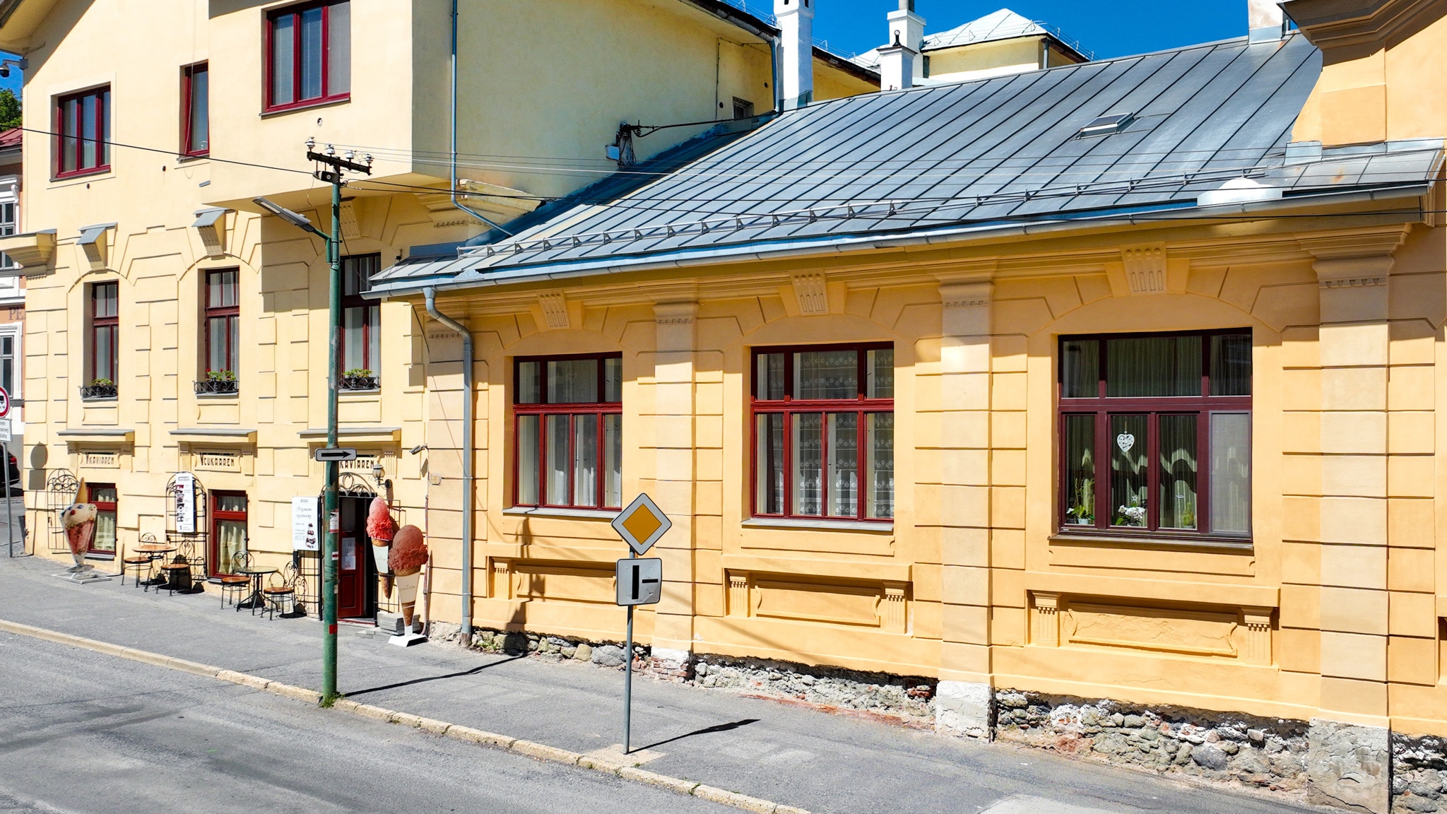 Kompletne zrekonštruovaný byt, centrum B. Štiavnica