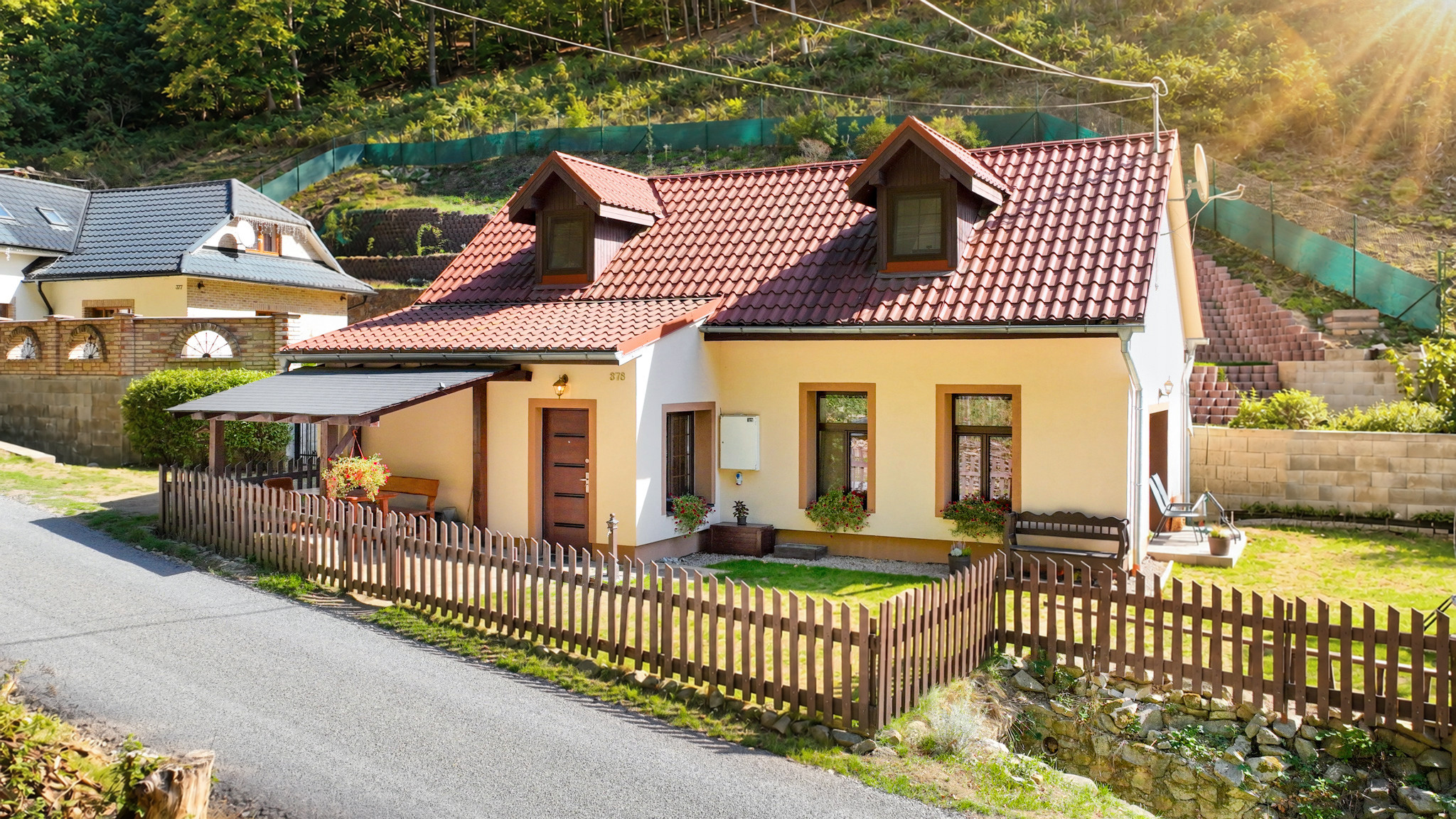 Zrekonštruovaný 4-izbový rodinný dom - chalupa Hodruša-Hámre