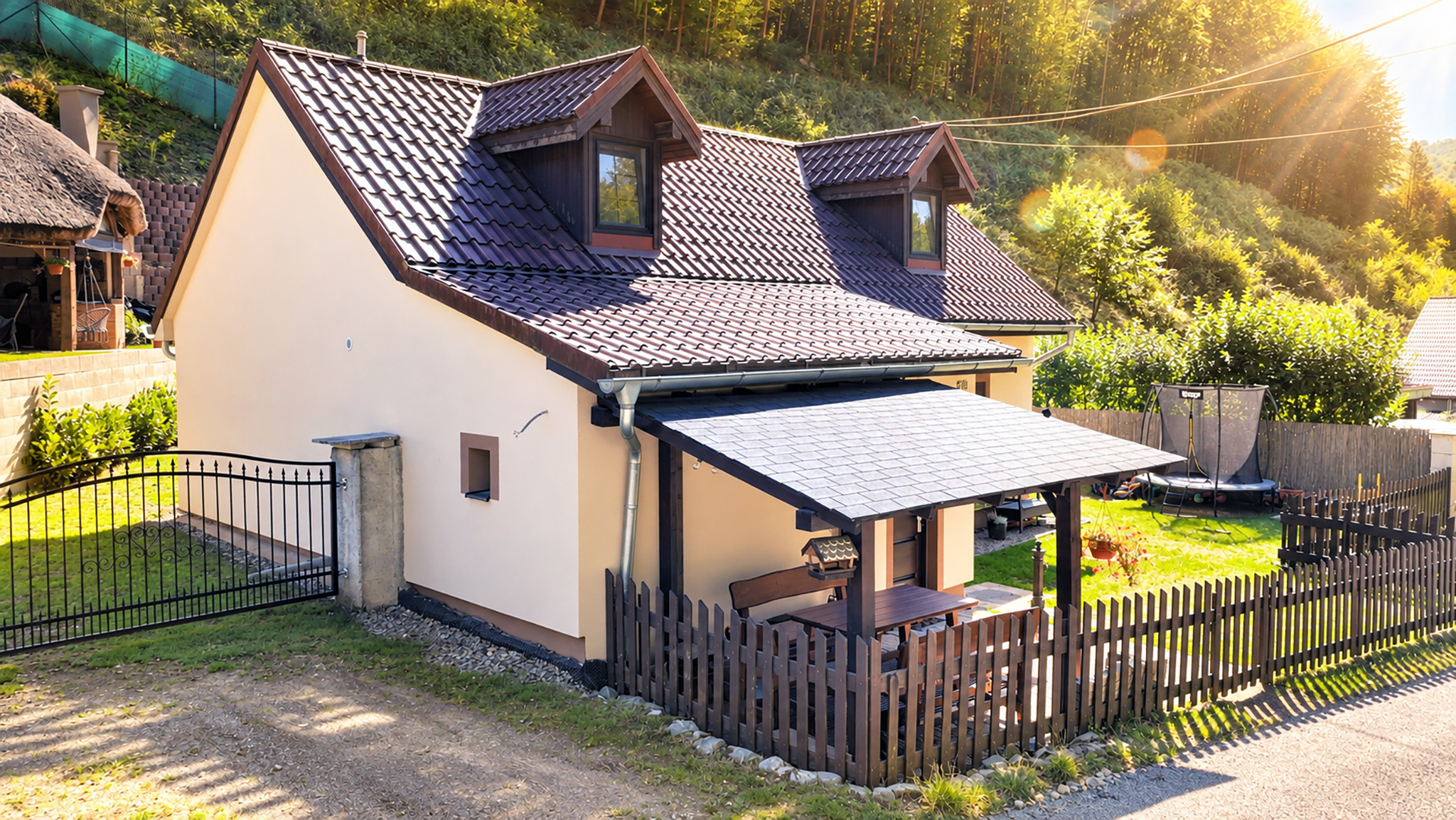 Zrekonštruovaný 4-izbový rodinný dom - chalupa Hodruša-Hámre