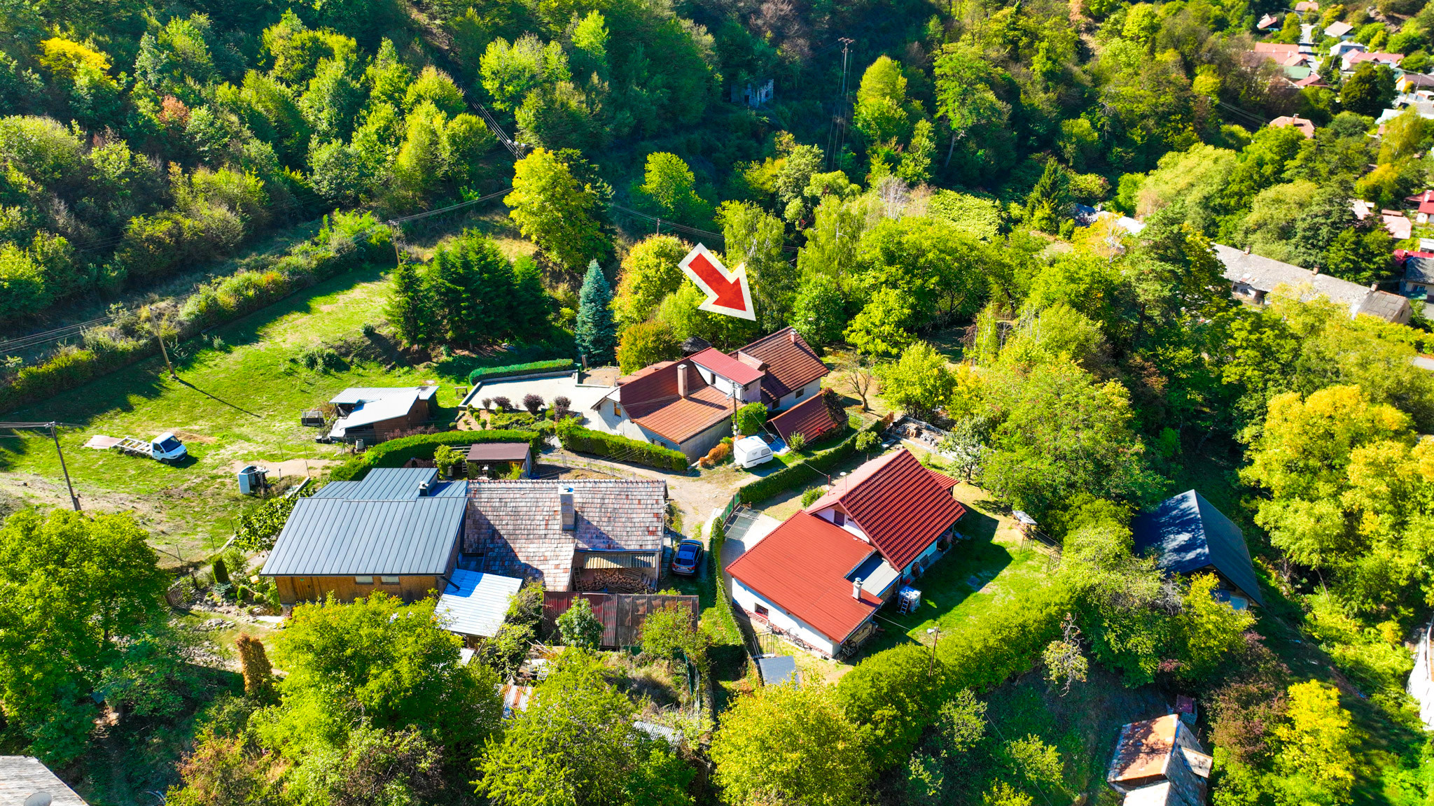 Rekonštruovaná chalupa s pozemkom 1000m2 Hodruša-Hámre