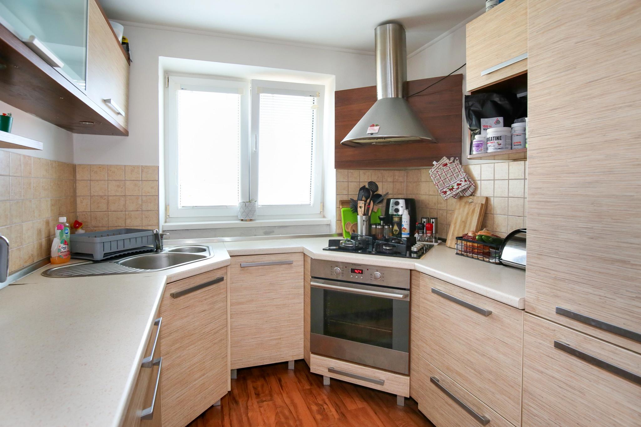 2-izbový byt, 57m2 s dvomi pivnicami, Hliník nad Hronom
