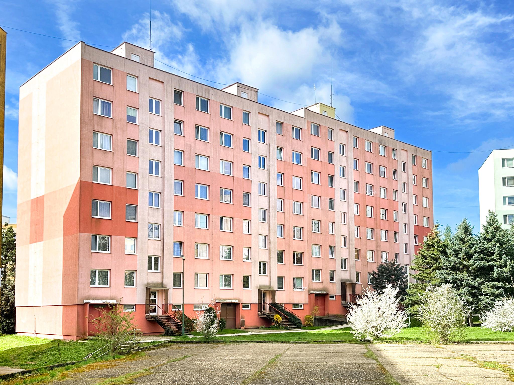 Slnečný 3-izbový byt s loggiou – Banská Štiavnica, Drieňová