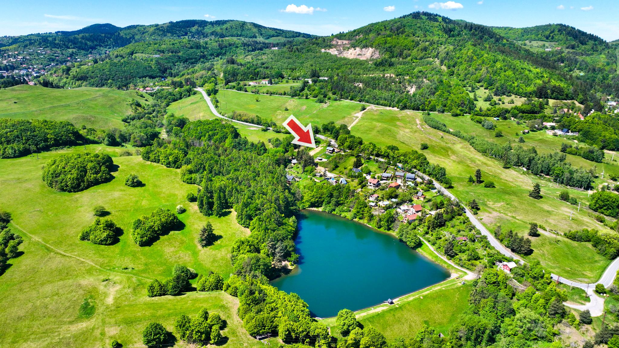 Stavebný pozemok s projektom pri jazere, Banská Štiavnica