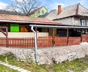 Priestranný rodinný dom pre viacčlennú rodinu v obci Hrušov