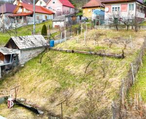 Priestranný rodinný dom pre viacčlennú rodinu v obci Hrušov