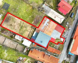 Priestranný rodinný dom pre viacčlennú rodinu v obci Hrušov