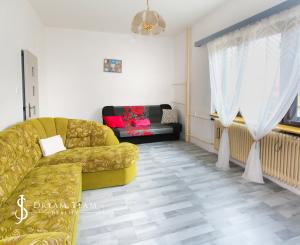 Priestranný rodinný dom pre viacčlennú rodinu v obci Hrušov