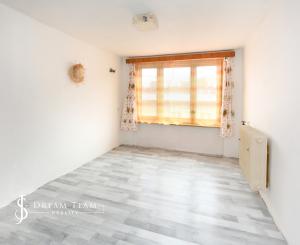 Priestranný rodinný dom pre viacčlennú rodinu v obci Hrušov