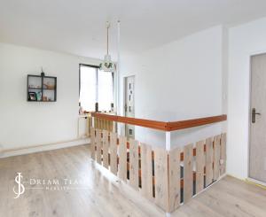 Priestranný rodinný dom pre viacčlennú rodinu v obci Hrušov