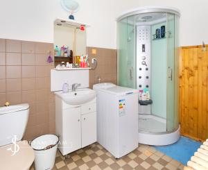 Priestranný rodinný dom pre viacčlennú rodinu v obci Hrušov