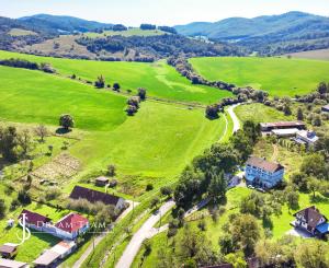 Slnečný, stavebný pozemok o veľkosti 1524m2 v obci Beluj