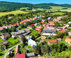 Slnečný, stavebný pozemok o veľkosti 1524m2 v obci Beluj