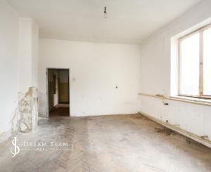 Rodinný dom so štyrmi bytovými jednotkami v obci Beluj