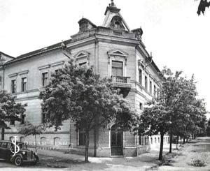 Krásna viacúčelová budova vo výbornom stave v centra mesta Šahy