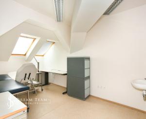 Krásna viacúčelová budova vo výbornom stave v centra mesta Šahy