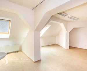 Krásna viacúčelová budova vo výbornom stave v centra mesta Šahy