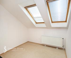 Krásna viacúčelová budova vo výbornom stave v centra mesta Šahy